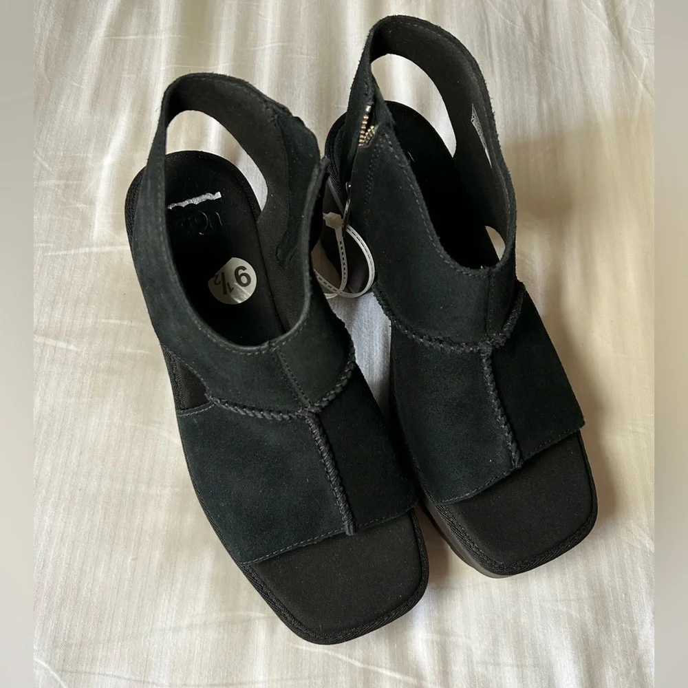 UGG | New Heights Platform Sandals -  Black Suede Chunky Y2K